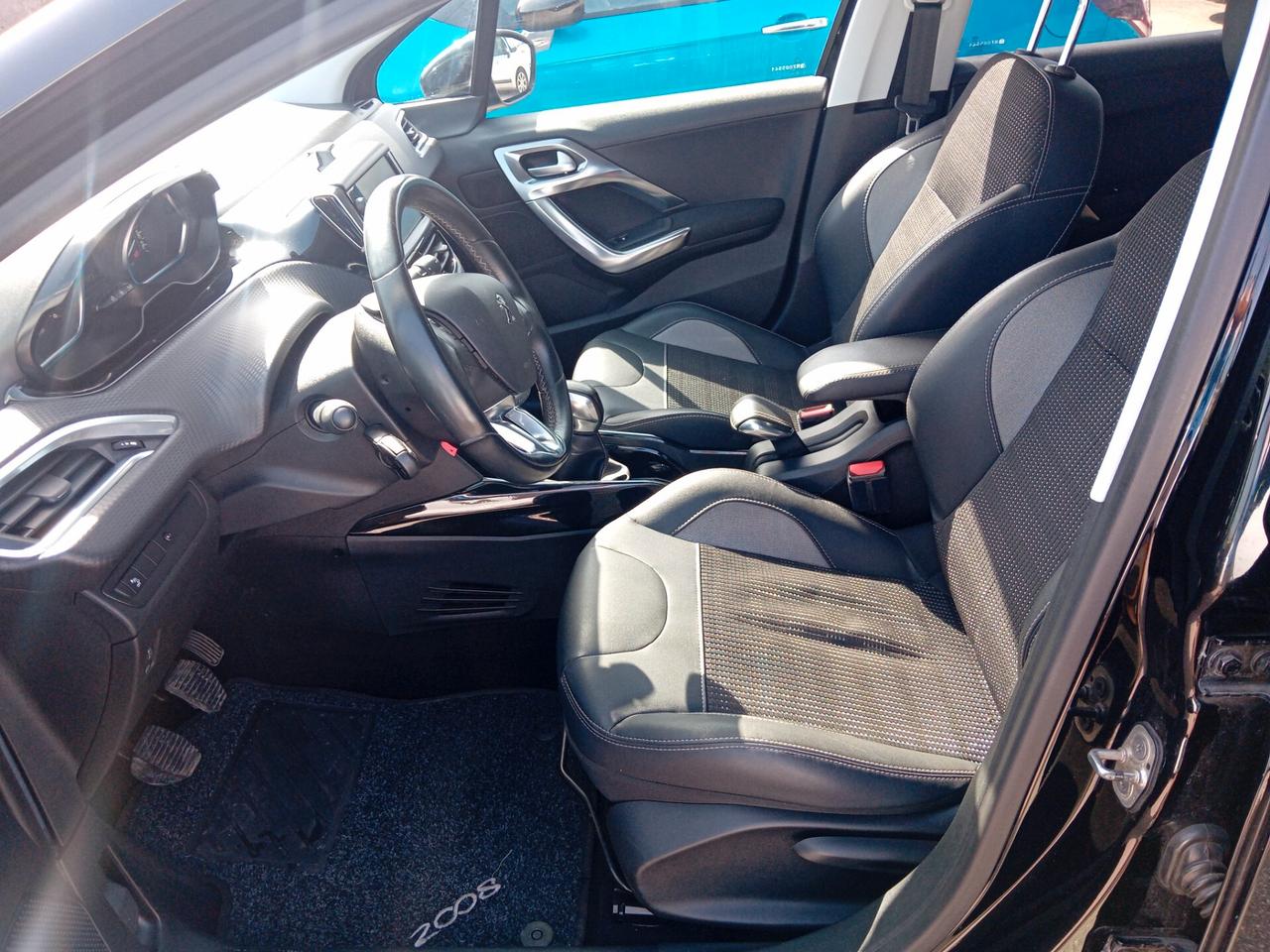 Peugeot 2008 BlueHDi 100 Allure