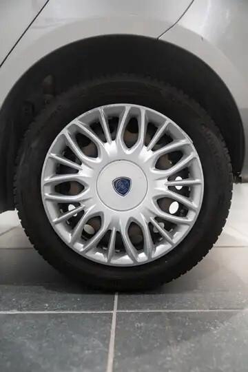 Lancia Ypsilon 1.2 69 CV 5 porte Gold