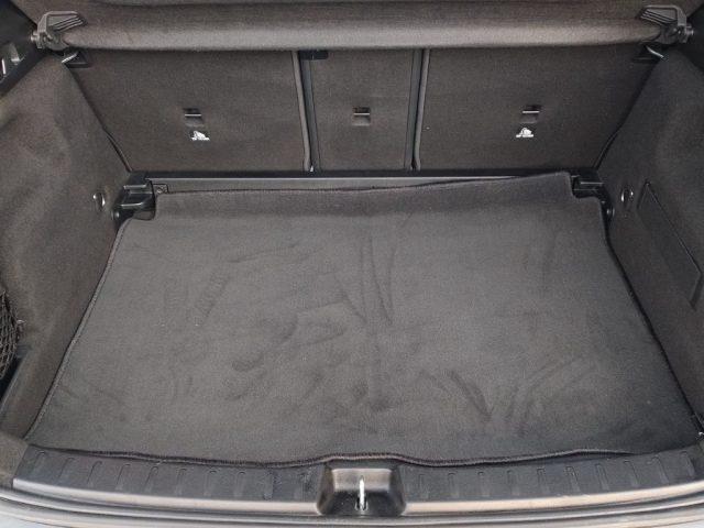 MERCEDES-BENZ GLA 200 d Automatic Sport