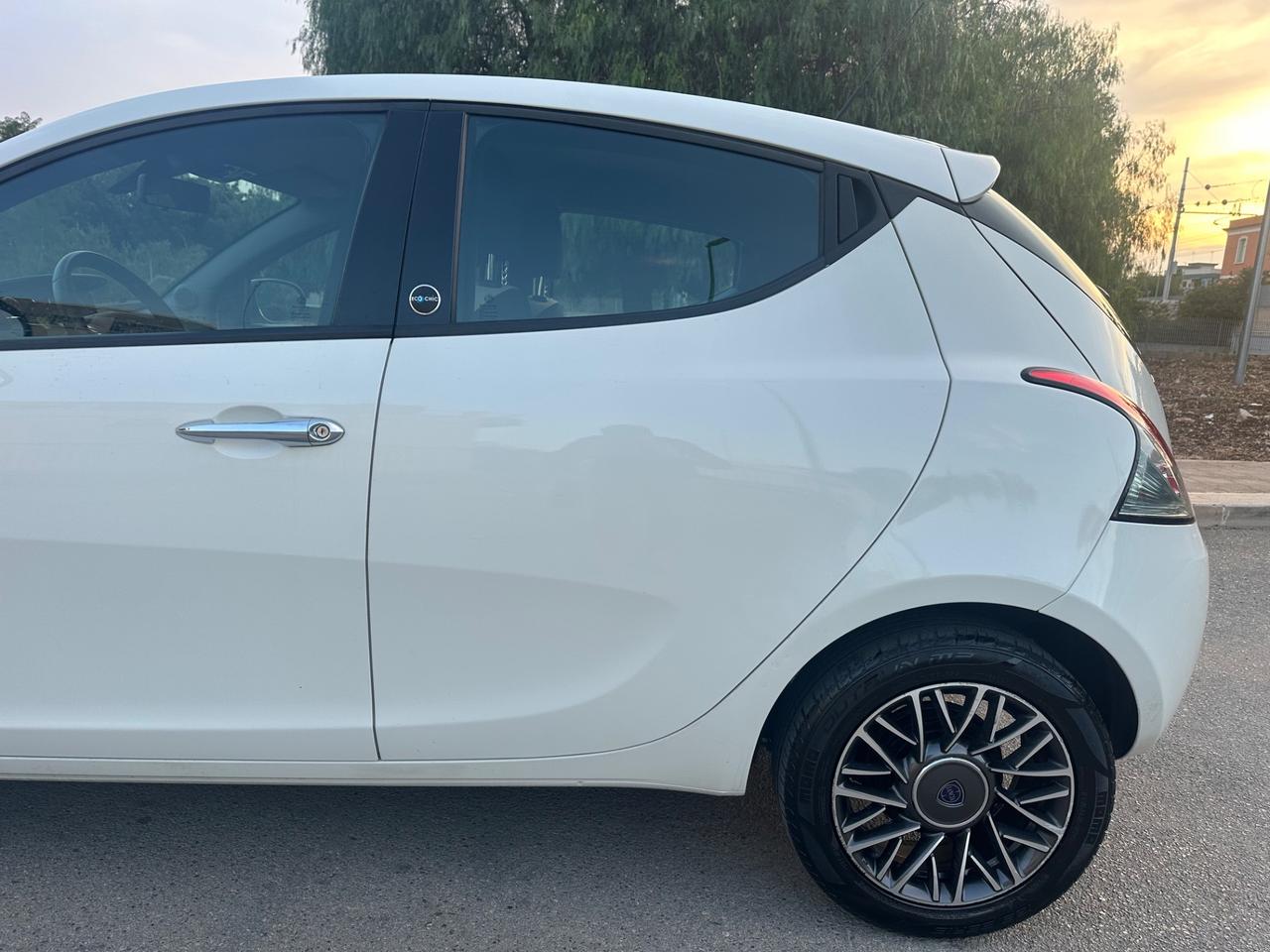 Lancia YPSILON 1.2 GPL 2016 - BELLA