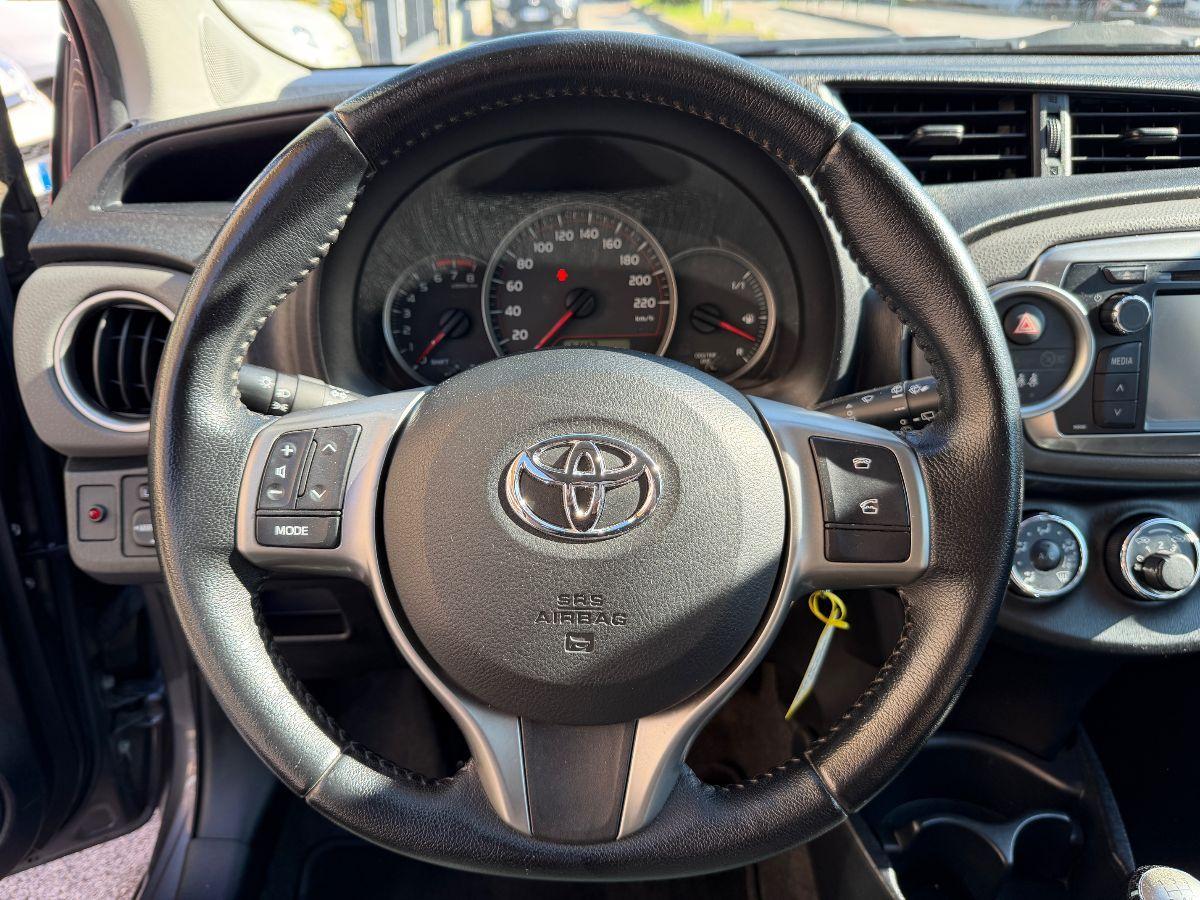 TOYOTA - Yaris - 1.0 3 porte Active NEOPATENTATI