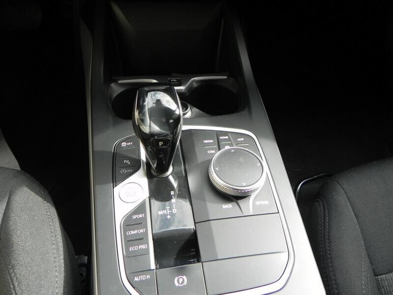 Bmw 118 118d 5p. Business Advantage