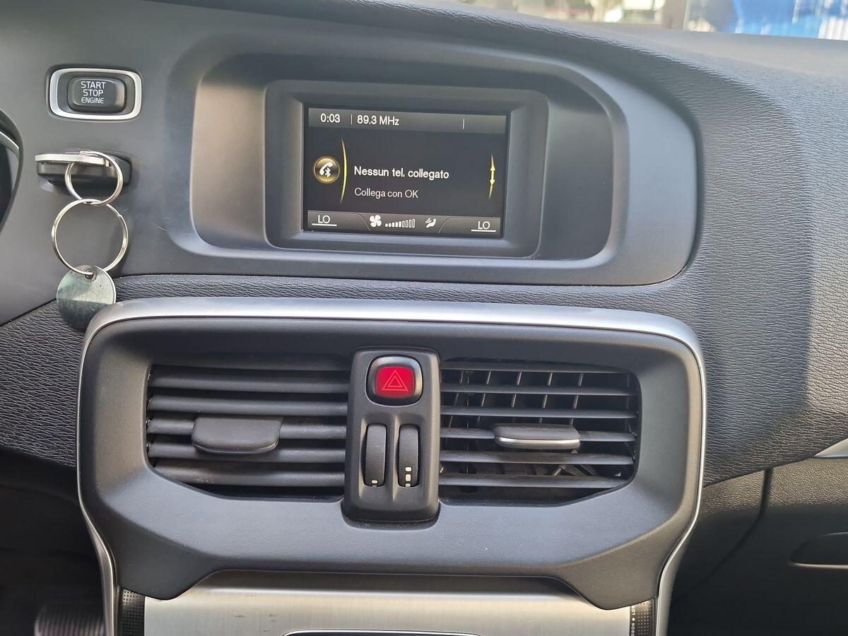 VOLVO V40 CROSS COUNTRY 2.0