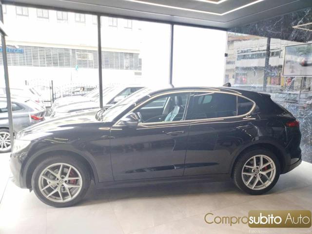 ALFA ROMEO Stelvio 2.0 Turbo 280 CV AT8 Q4 Super