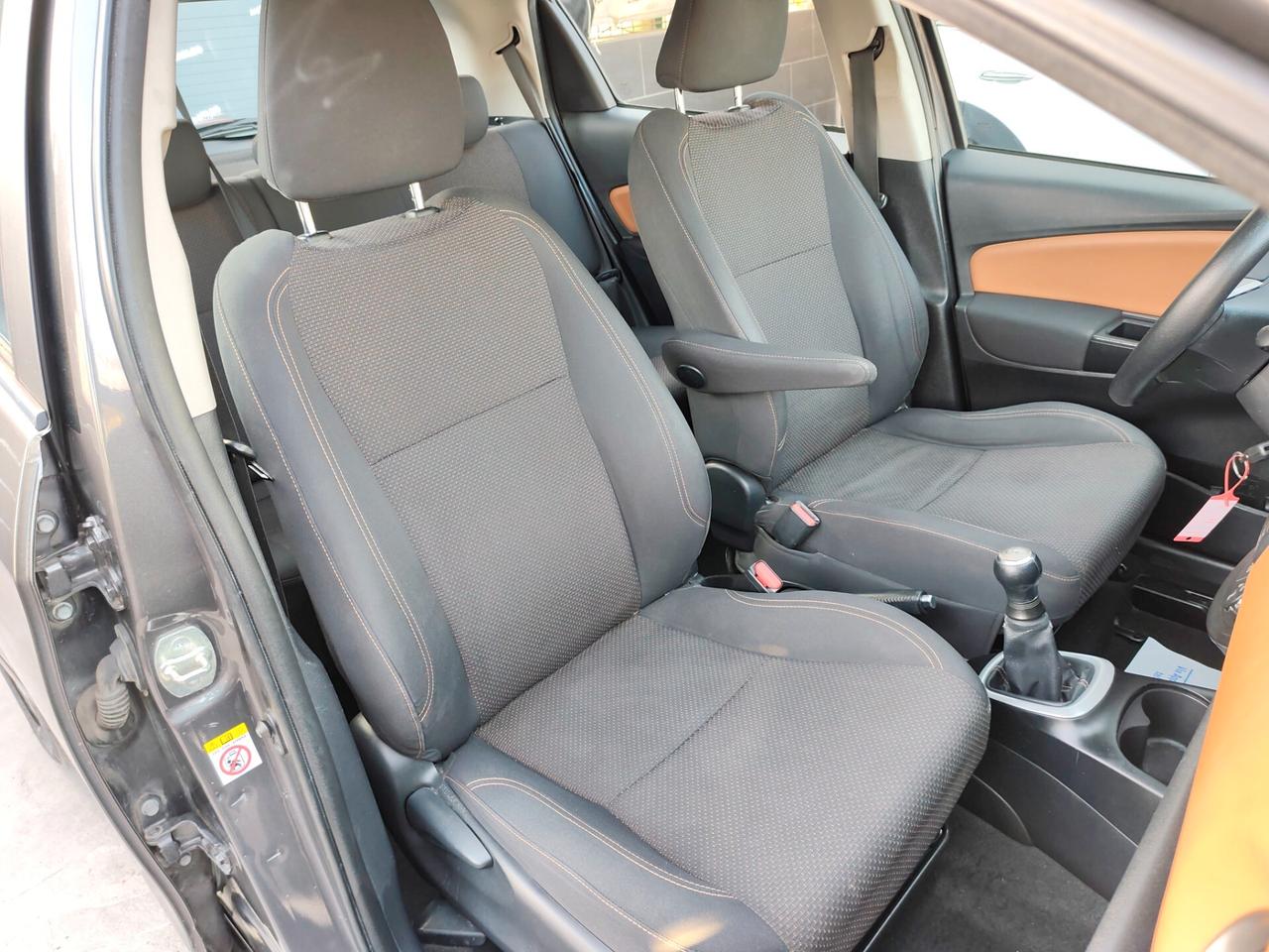 Toyota Yaris 1.0 BENZINA Lounge