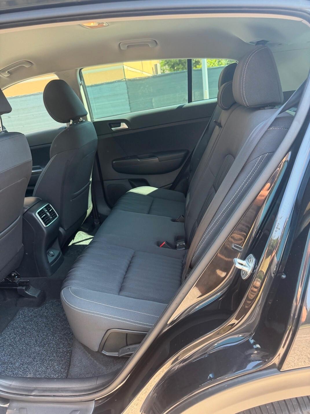 Kia Sportage 1.6 - NEOPATENTATI - 12 MESI DI GARANZIA -