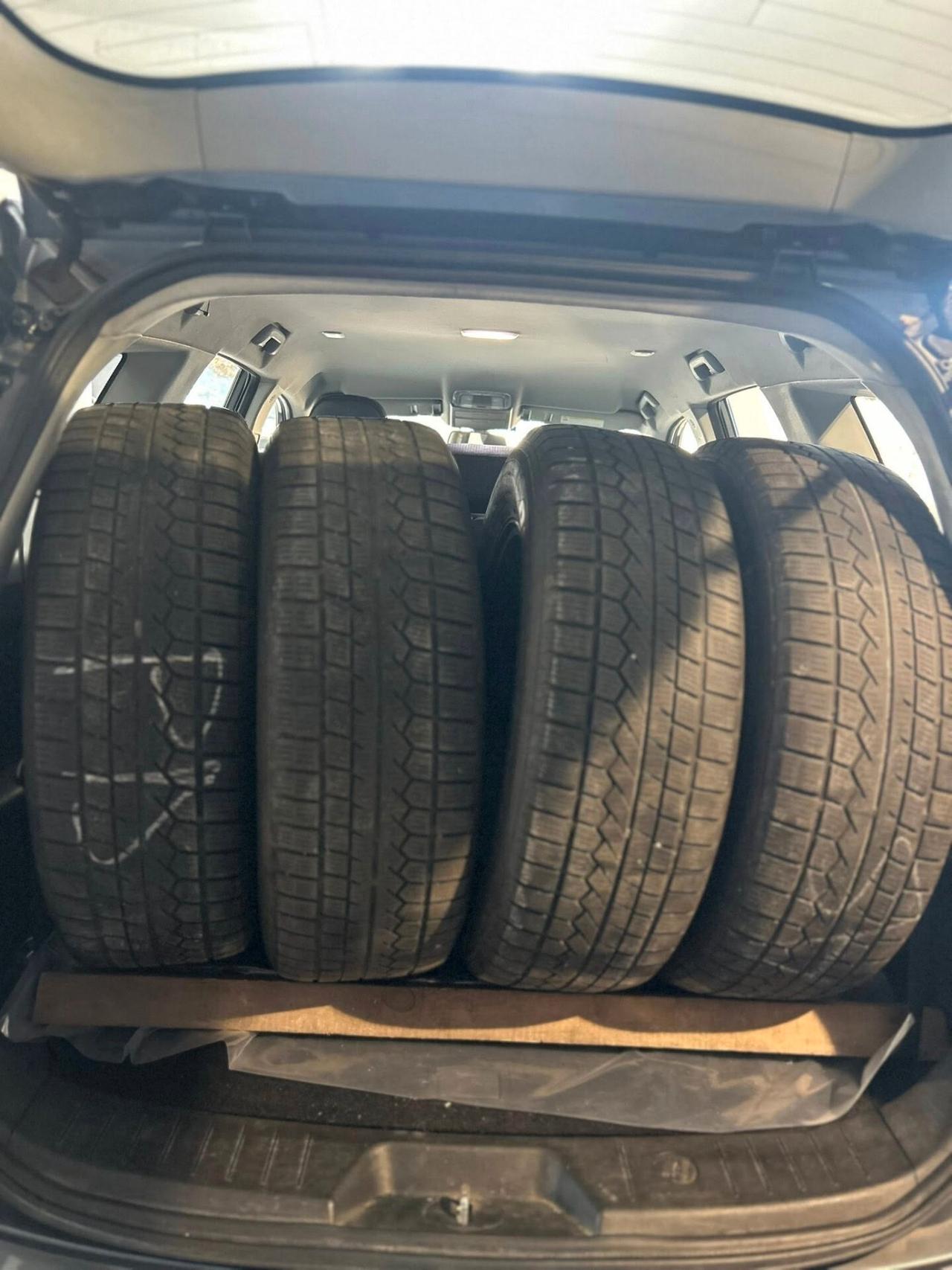 Mahindra XUV500 2.2 4X4 GANCIO TRAINO-7POS-2017