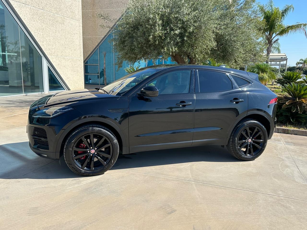 Jaguar E-Pace 2.0d R-Dynamic S possibilità noleggio no scoring
