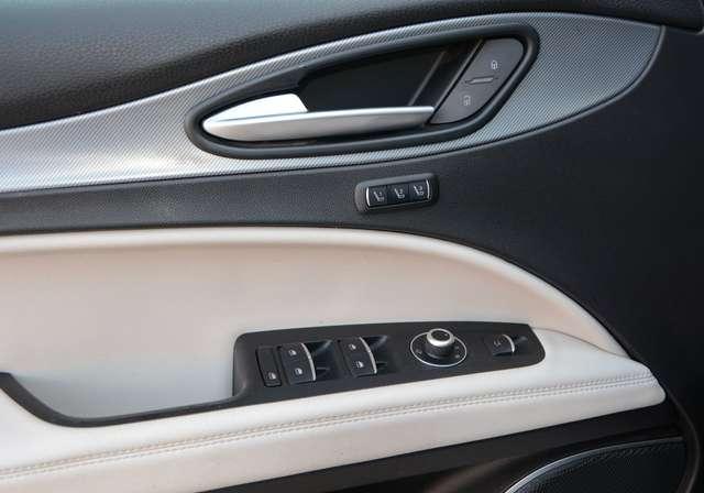 Alfa Romeo Stelvio 2.2 t Ti Q4 210cv auto BIANCO LUNARE