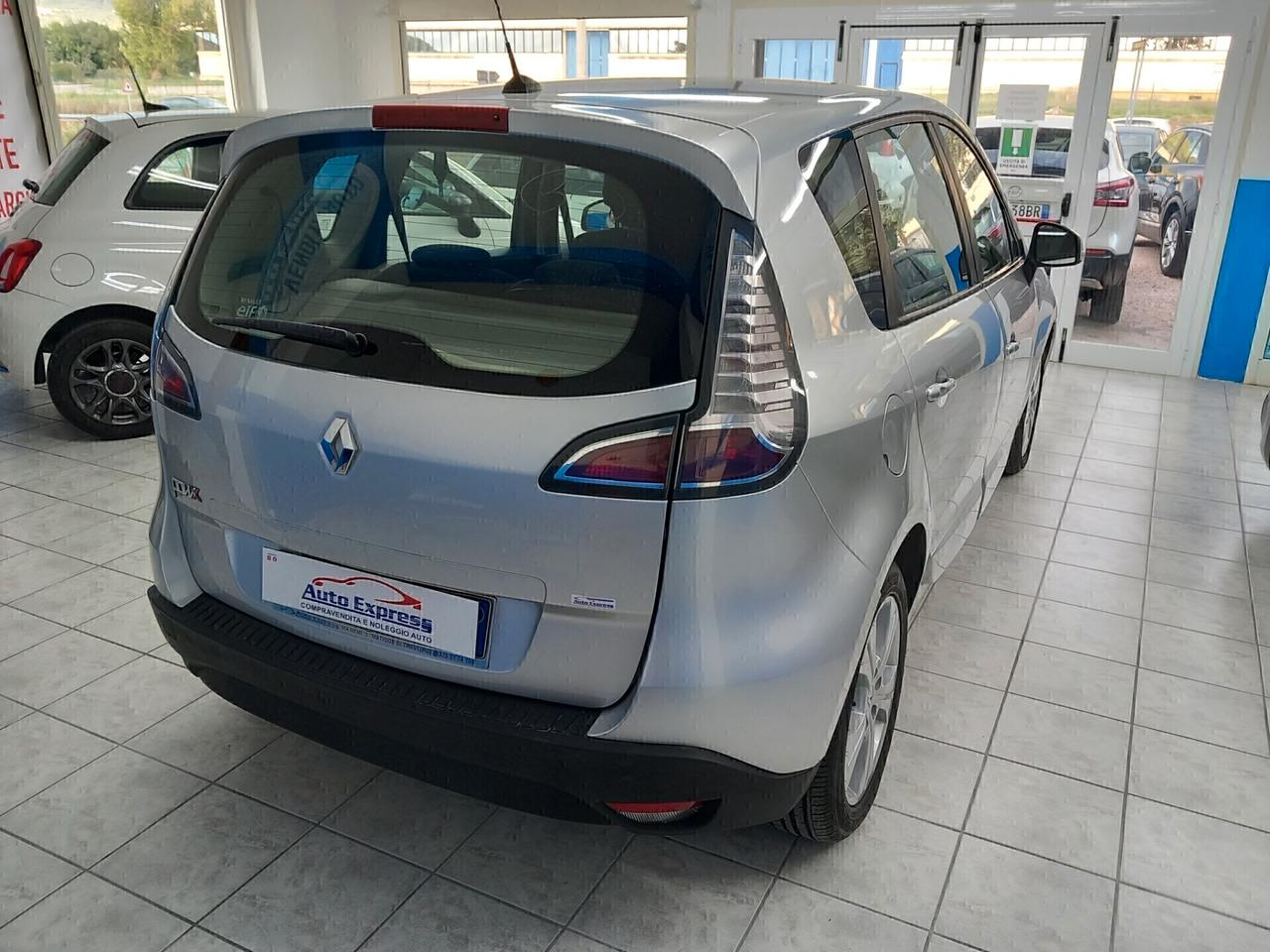 Renault Scenic anno 2014 automatica 1.5 diesel 155 mila km