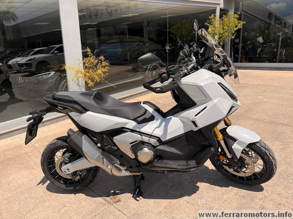 Honda X-ADV 750 km0 a 128 euro al mese senza anticipo