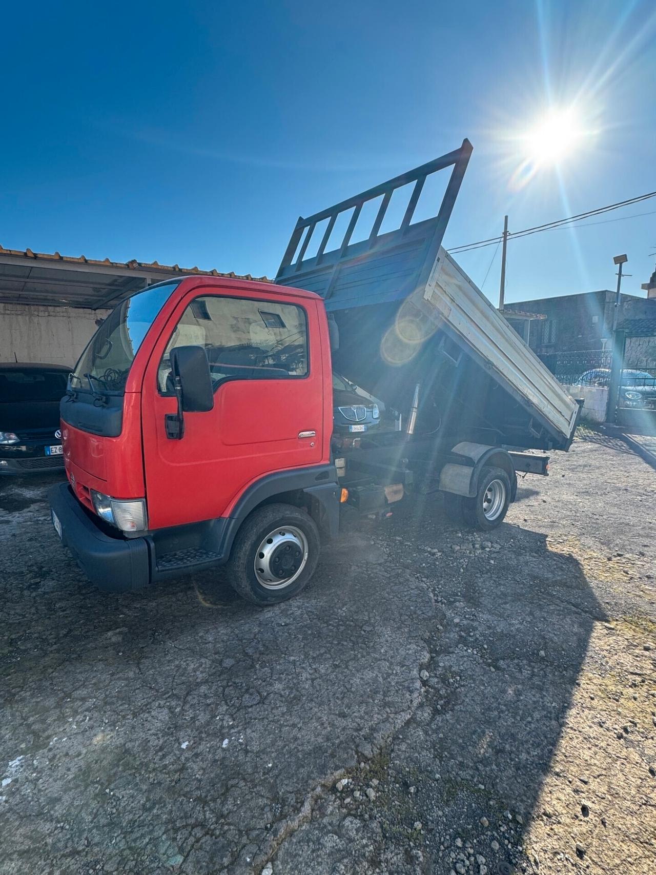 Nissan Cabstar 35.13 TDI 3000 CILINDRATA RIBALTABILE TRILATERALE