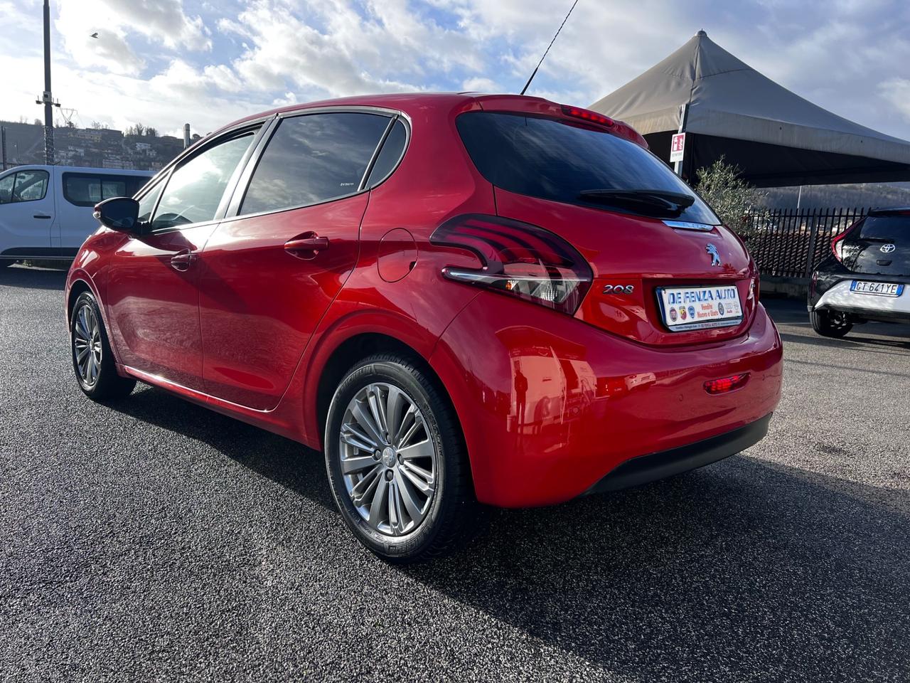 Peugeot 208 PureTech 82 5p. GPL Allure