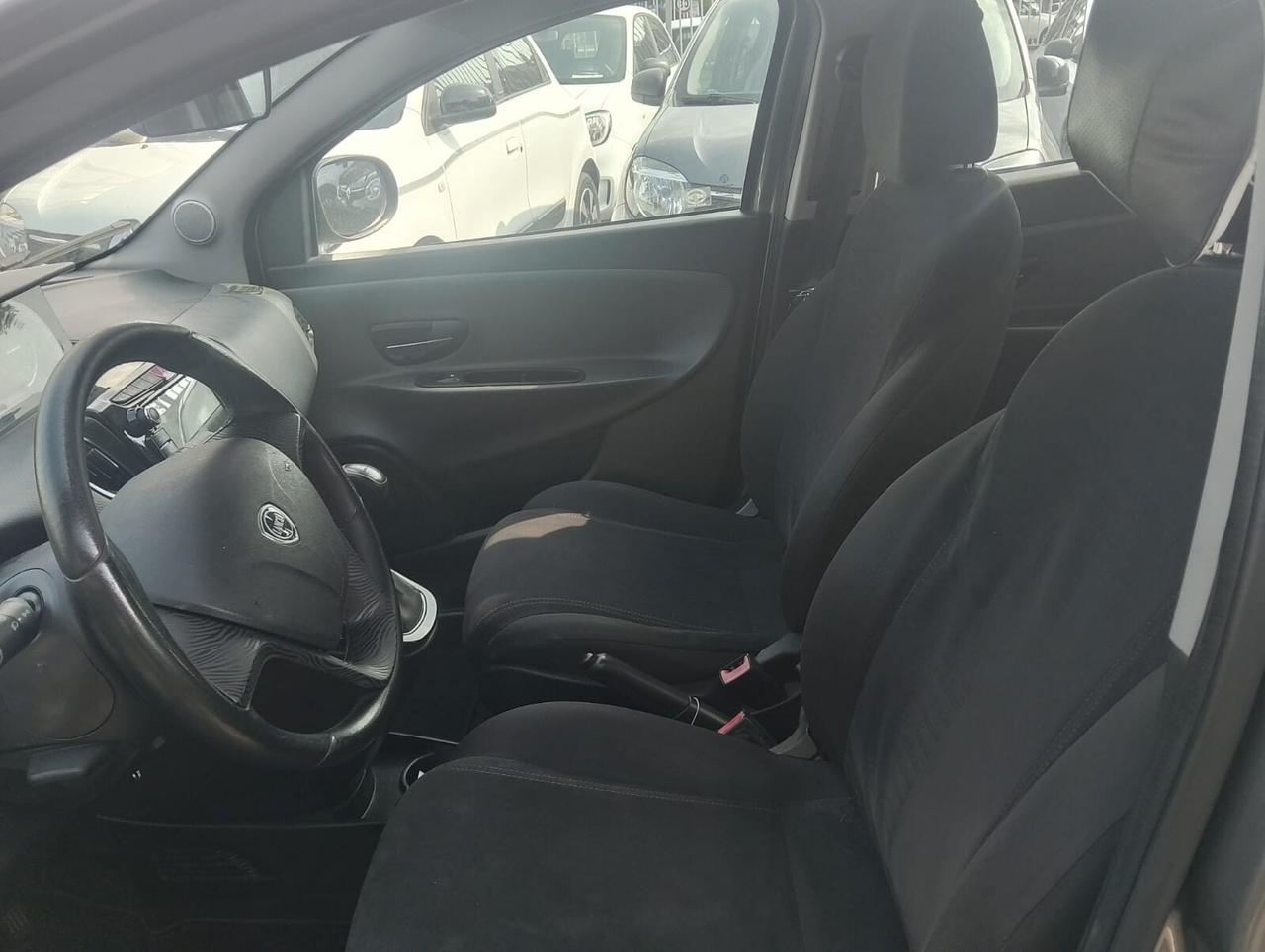 Lancia Ypsilon 0.9 TwinAir 85 CV 5 porte S&S Platinum