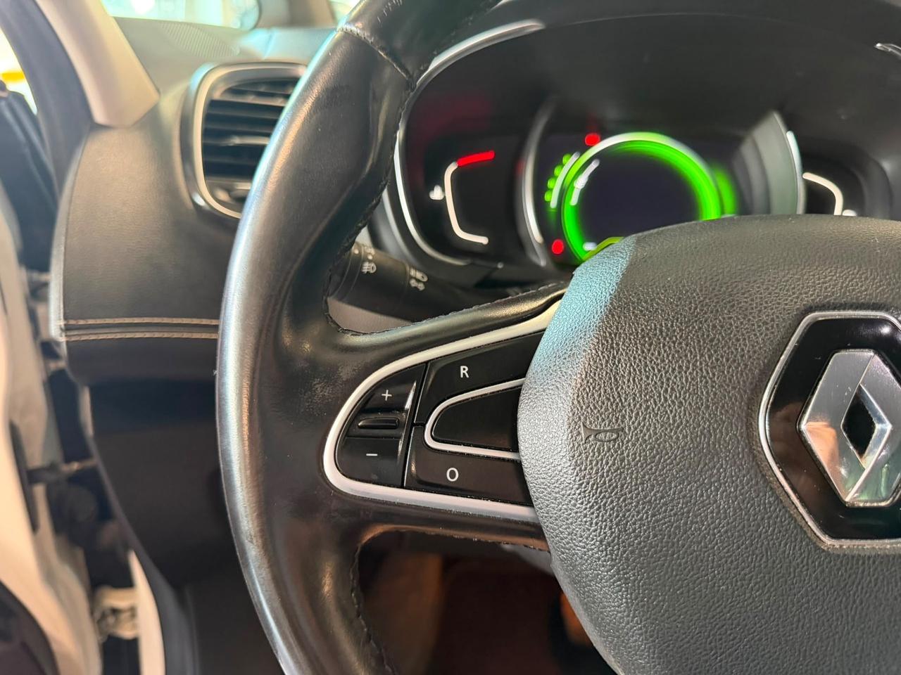 Renault Grand Scenic dCi 8V 110 CV EDC Energy Bose