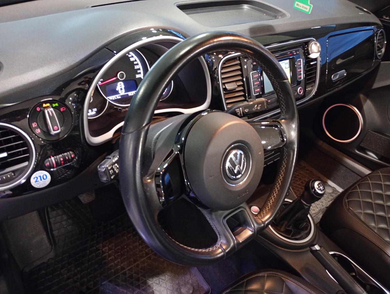 Volkswagen New Beetle Cabrio 1.6 TDI Design