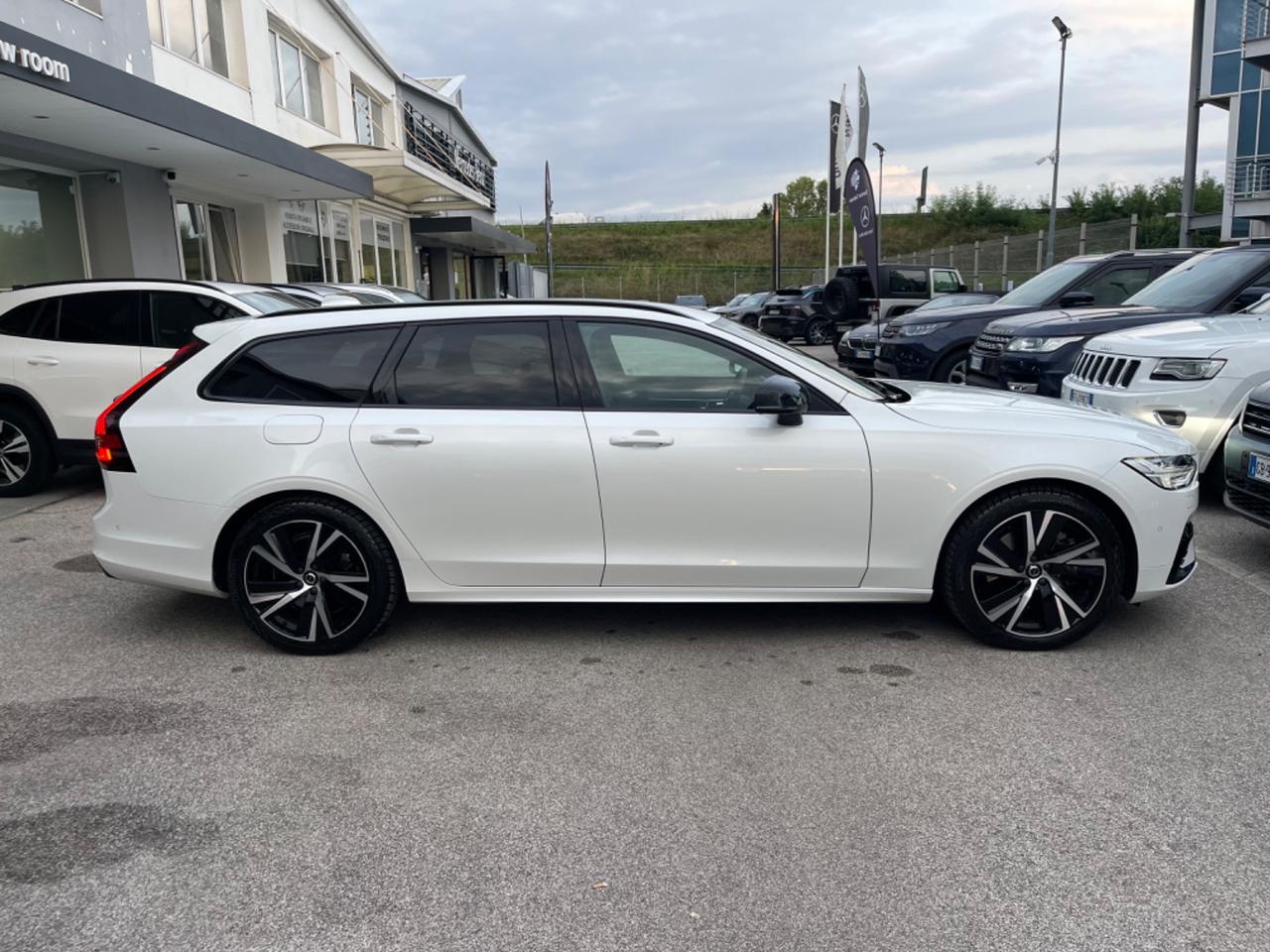 Volvo V90 B5 (d) AWD automatico Ultimate Dark R design