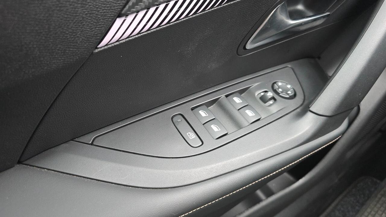 Peugeot 2008 PureTech 100 S&S Allure