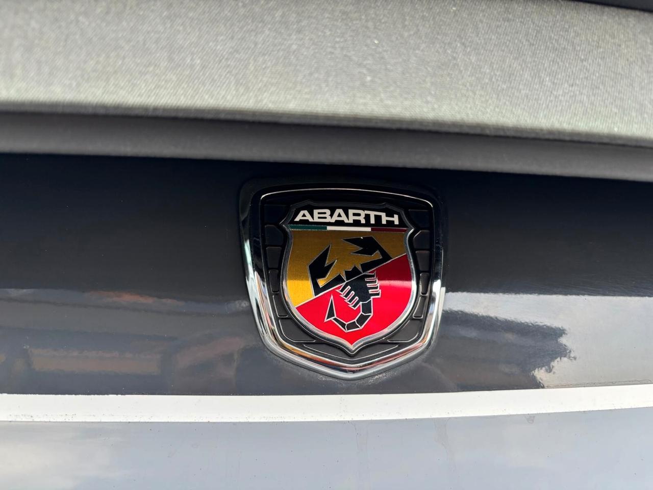 Abarth 500 C 1.4 Turbo T-Jet MTA Bicolore