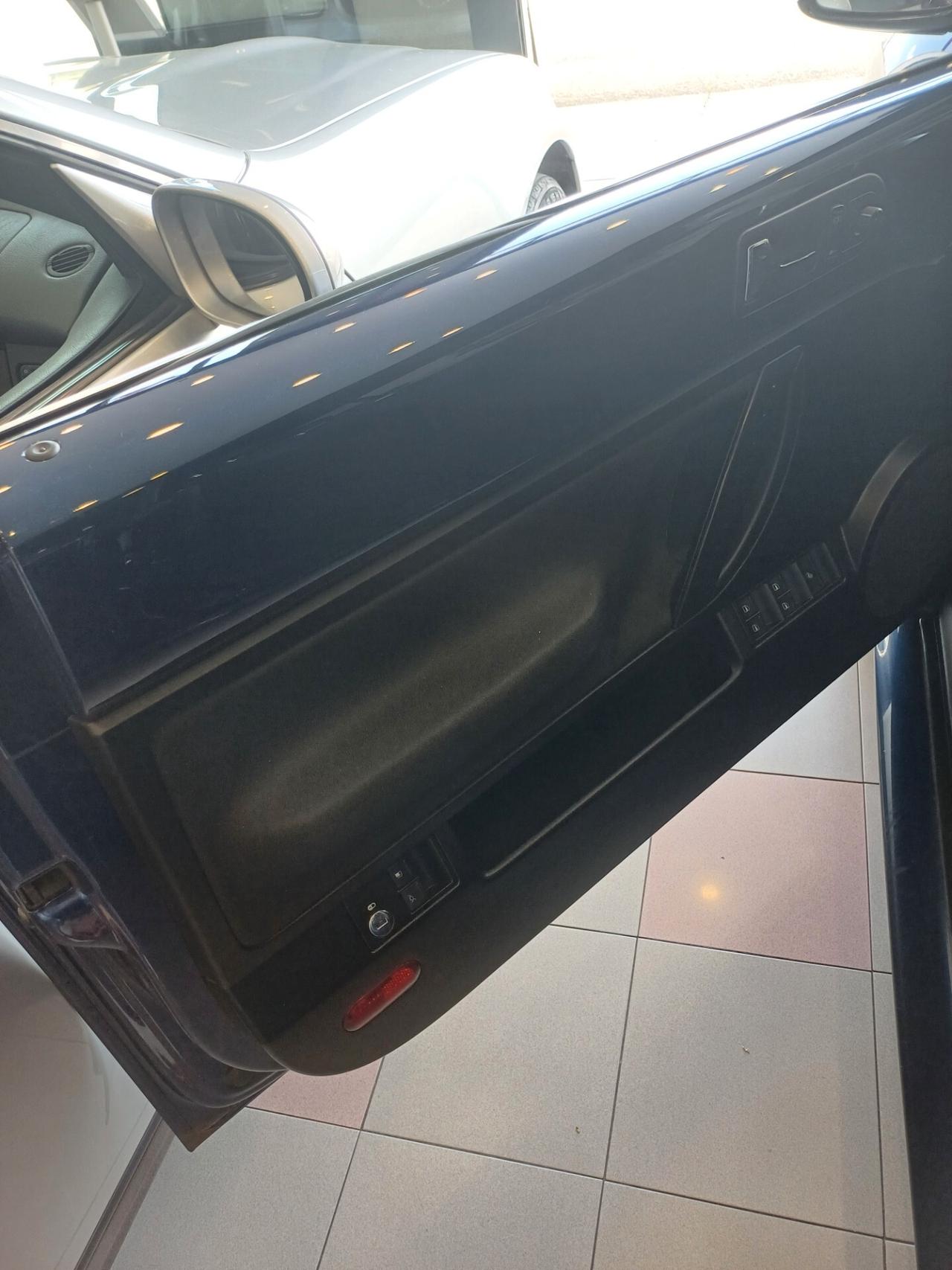 Volkswagen New Beetle 1.6 Cabrio NEOPATENTATI