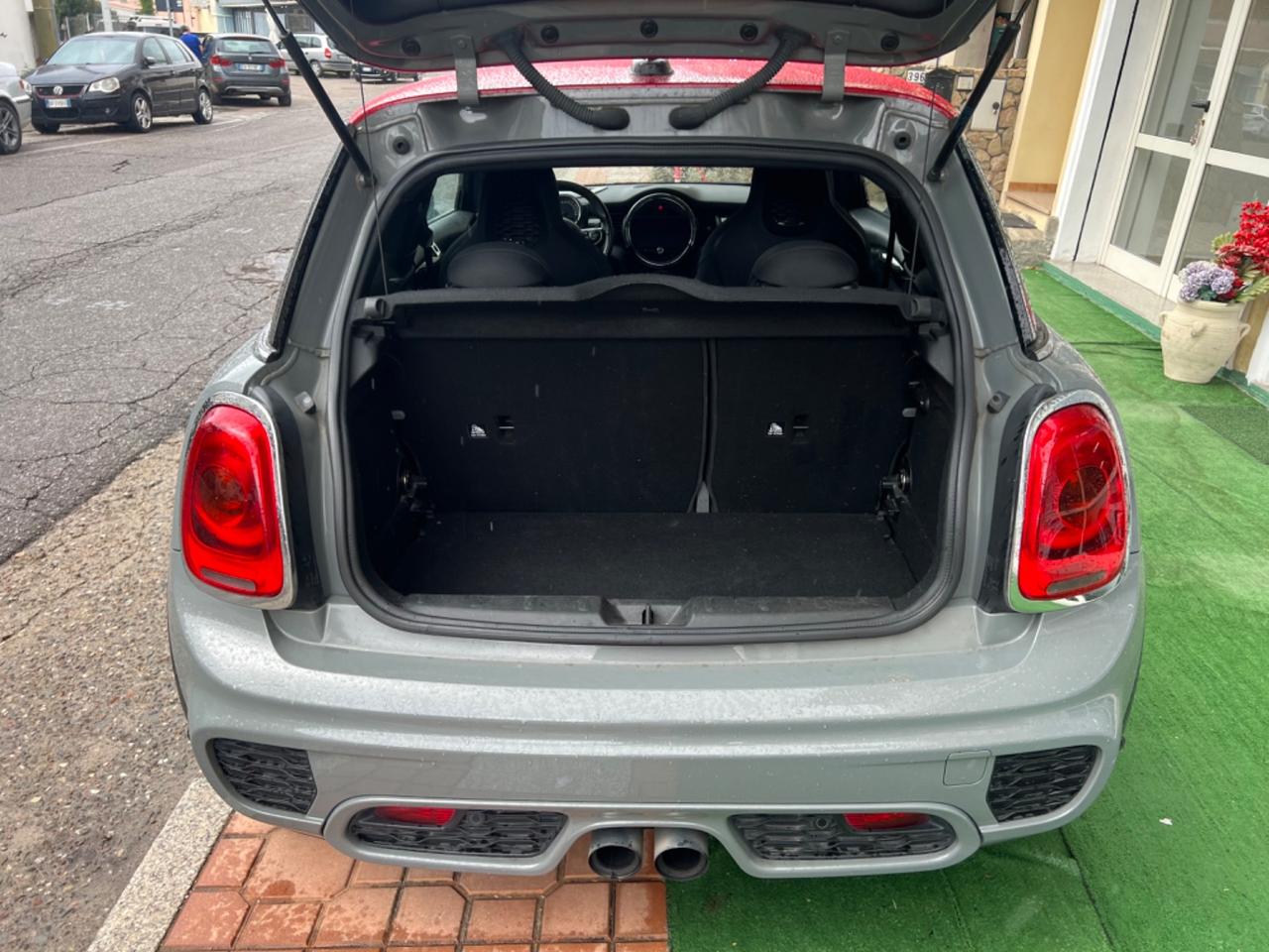 Mini John Cooper Works challenge edition