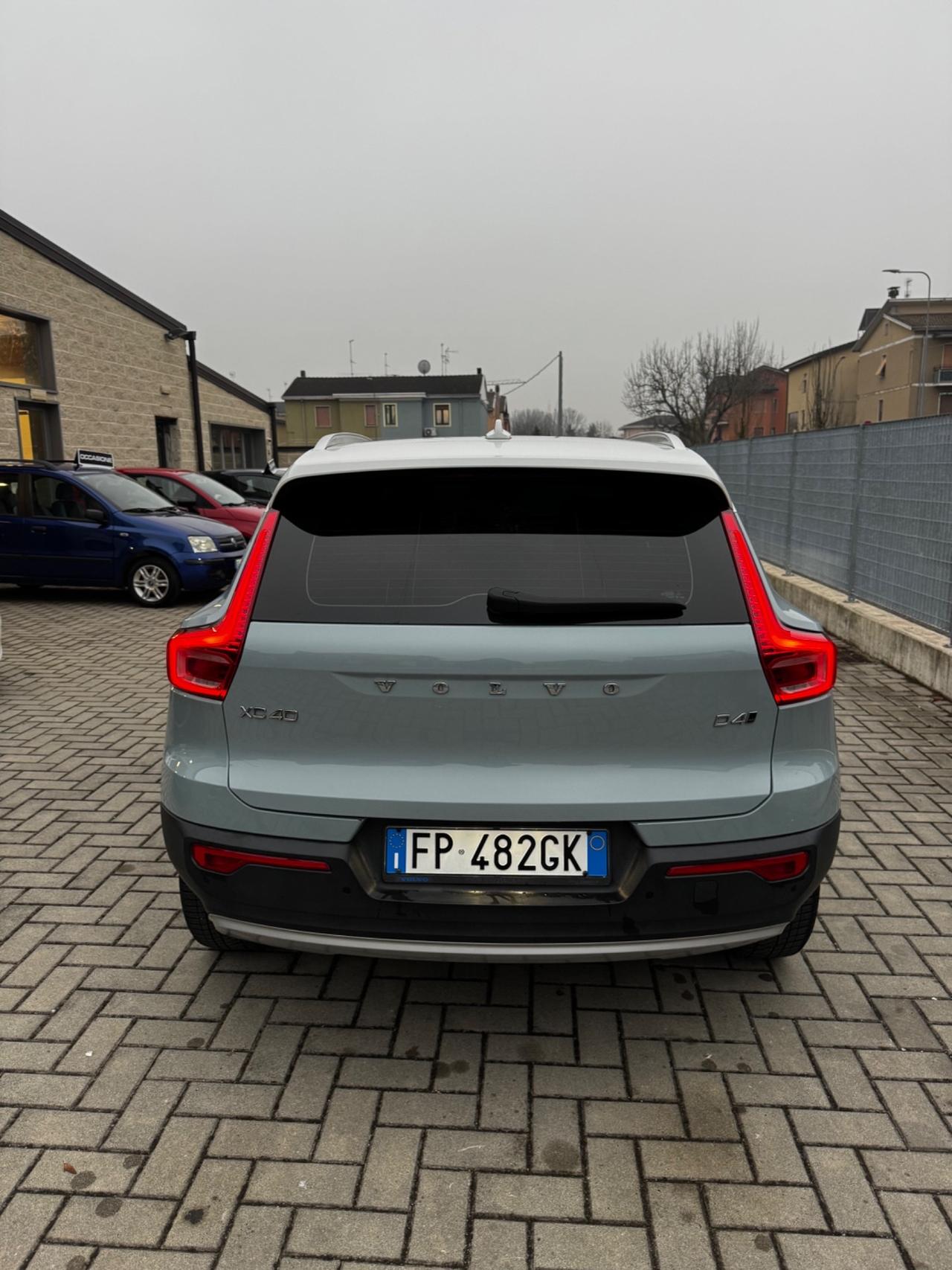 Volvo XC40 D4 AWD Geartronic Momentum