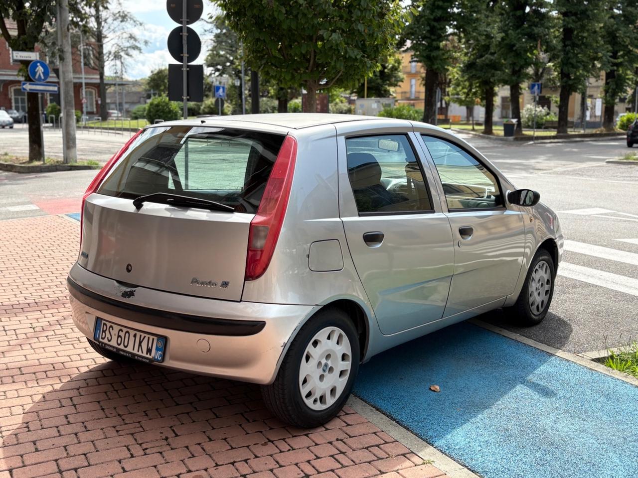 Fiat Punto 1.2i 16V cat 5 porte HLX