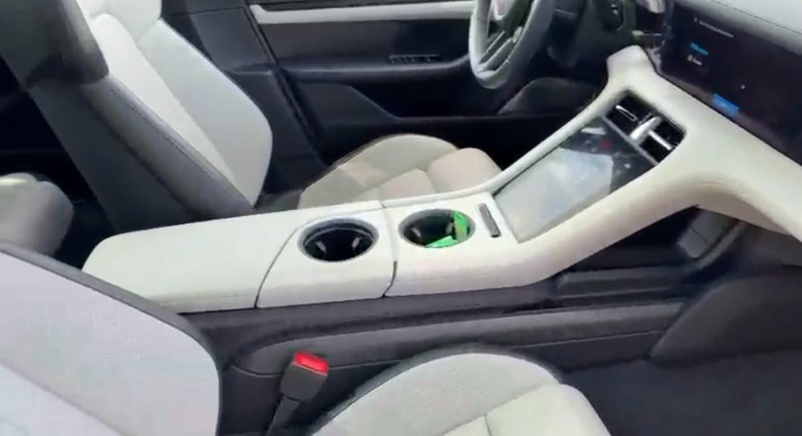 Porsche Taycan Turbo S - 950 CV