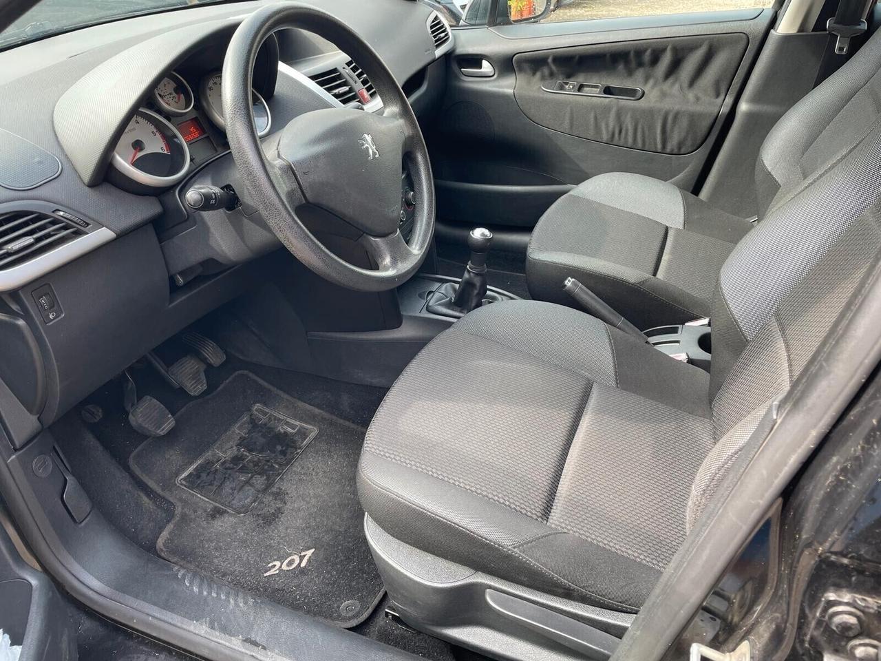 Peugeot 207 4 posti autocarro