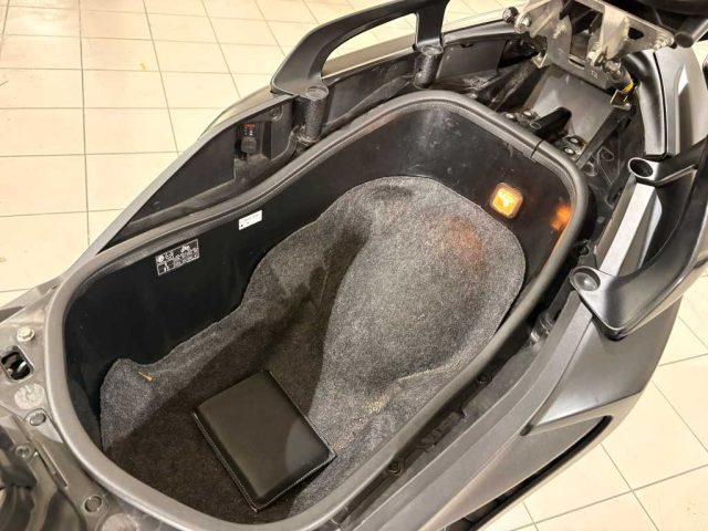 YAMAHA T Max YAMAHA - 560 E