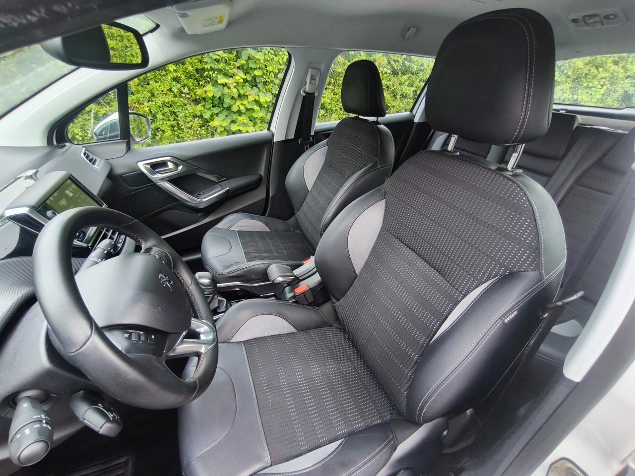 PEUGEOT 2008 1,6 BENZINA VTI-ALLURE