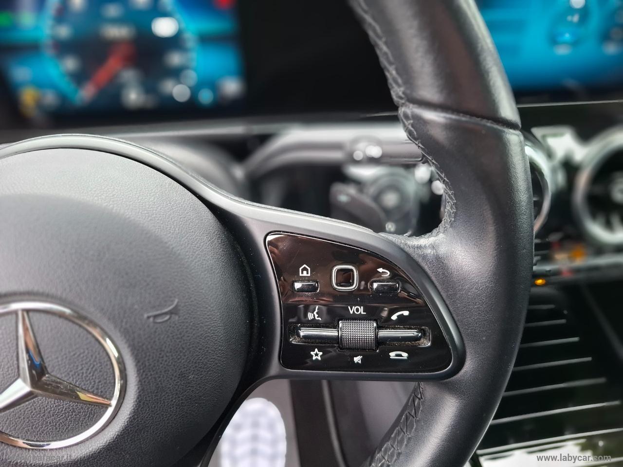 MERCEDES-BENZ GLA 200 d Automatic 4Matic Sport