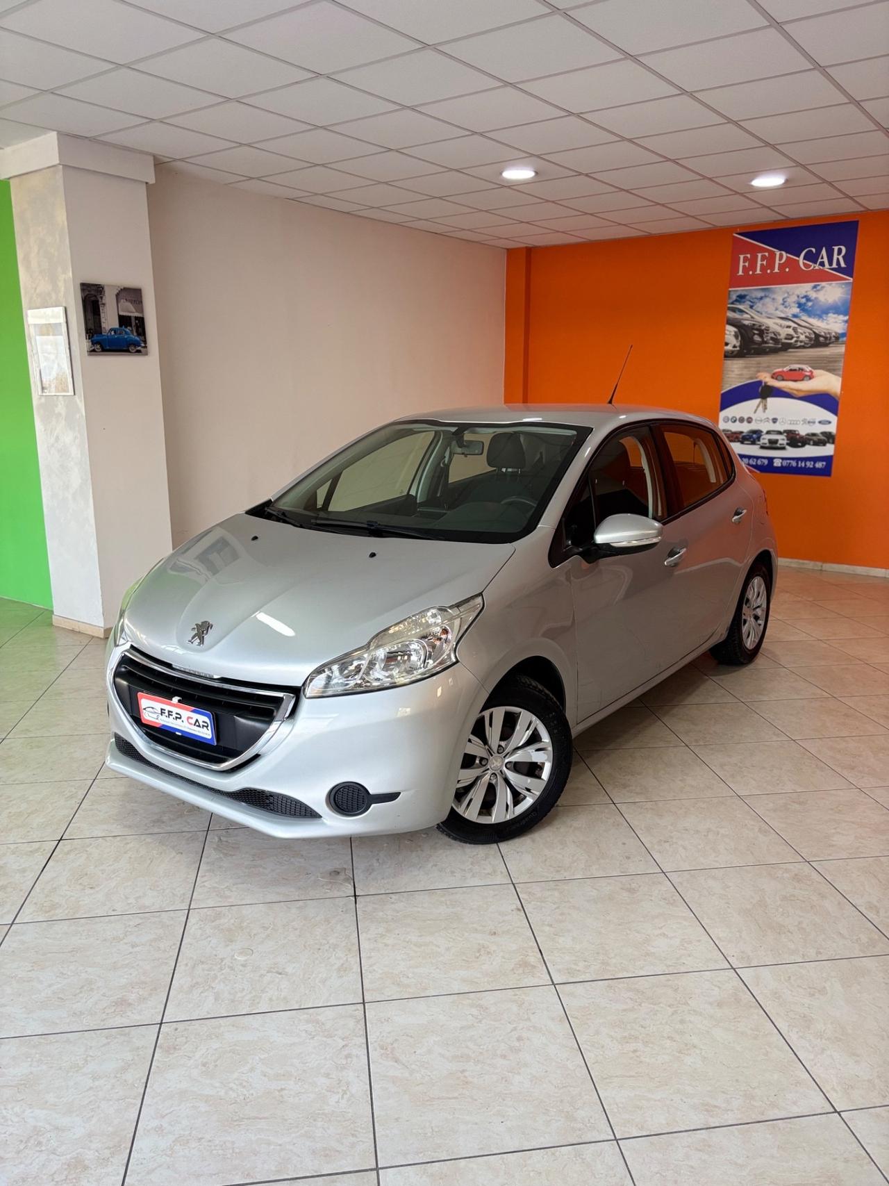 Peugeot 208 1.4 HDi 68 CV 5 porte Allure