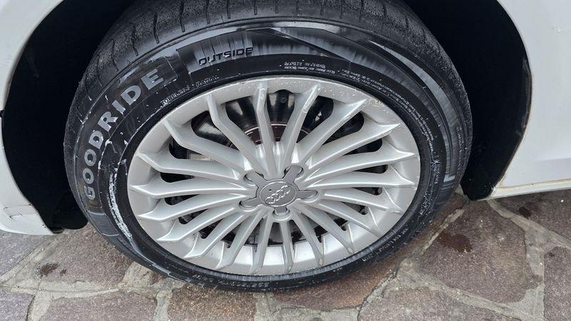 Audi A4 A4 Avant 2.0 TDI 120 CV Business Plus NAVI MMI LED XENO PDC CRUISE