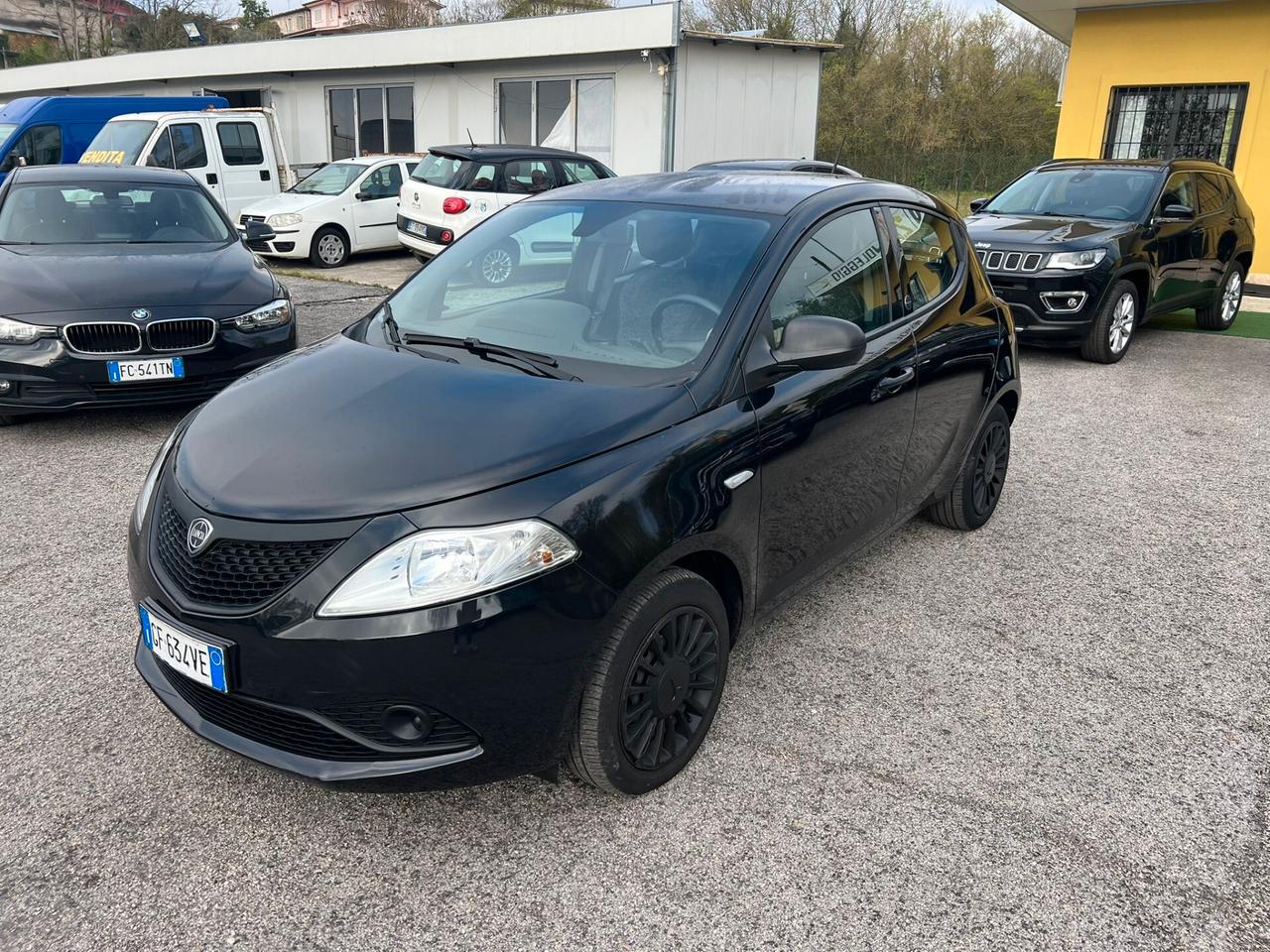 Lancia Ypsilon 1.0 FireFly 5 porte S&S Hybrid Ecochic