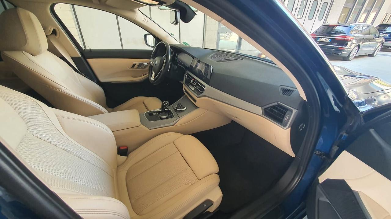 Bmw 330e xDrive Touring Advantage