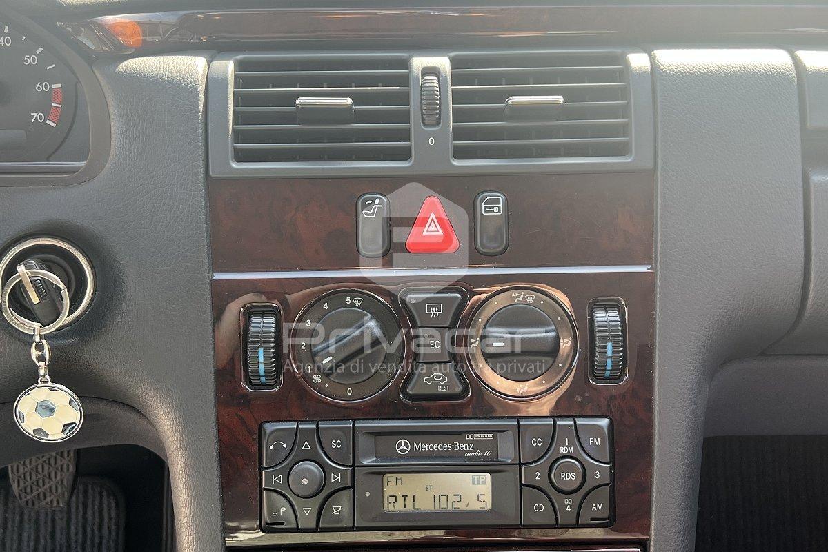MERCEDES E 200 Kompressor cat Elegance
