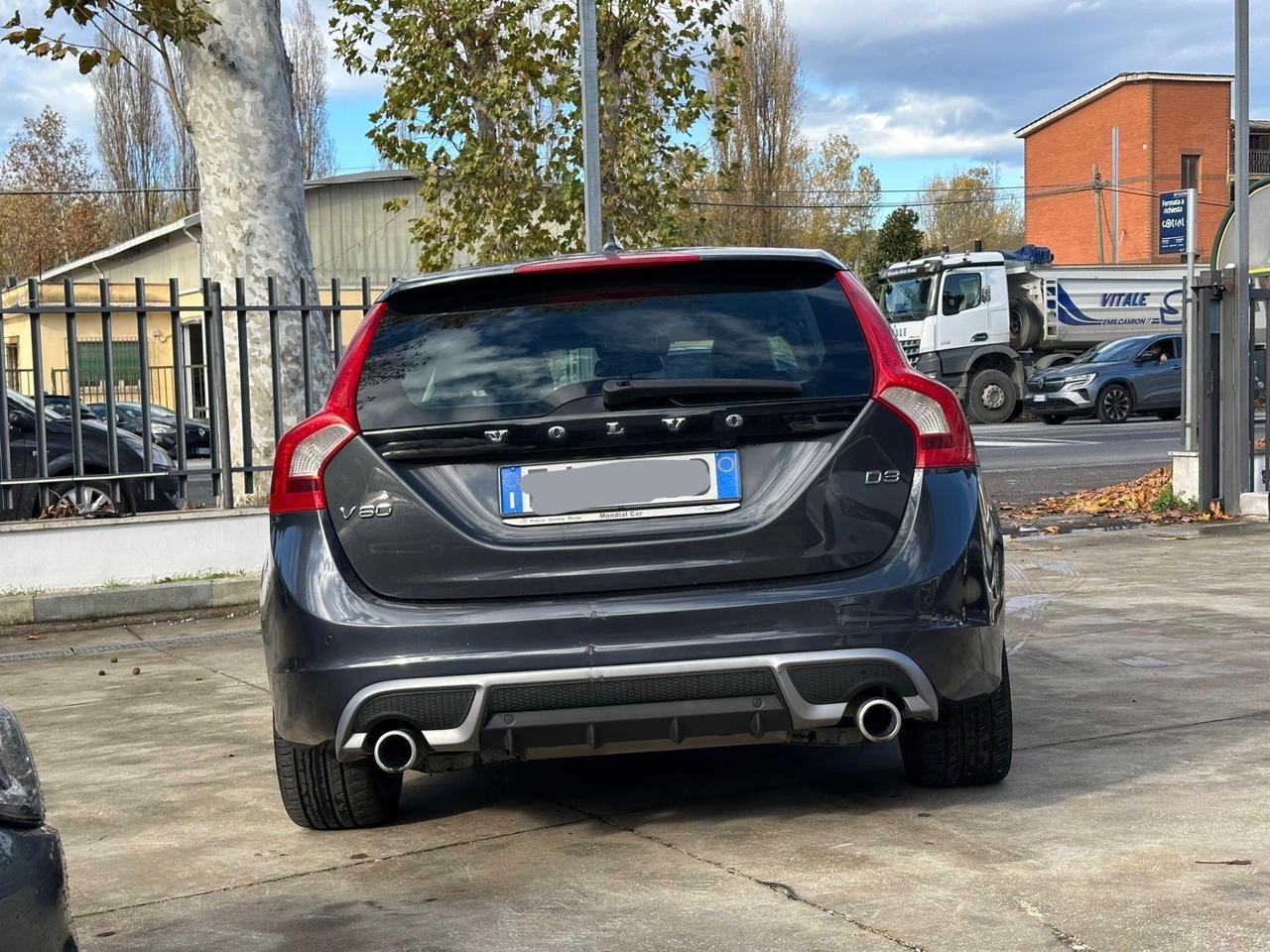 Volvo V60 D5 R-design