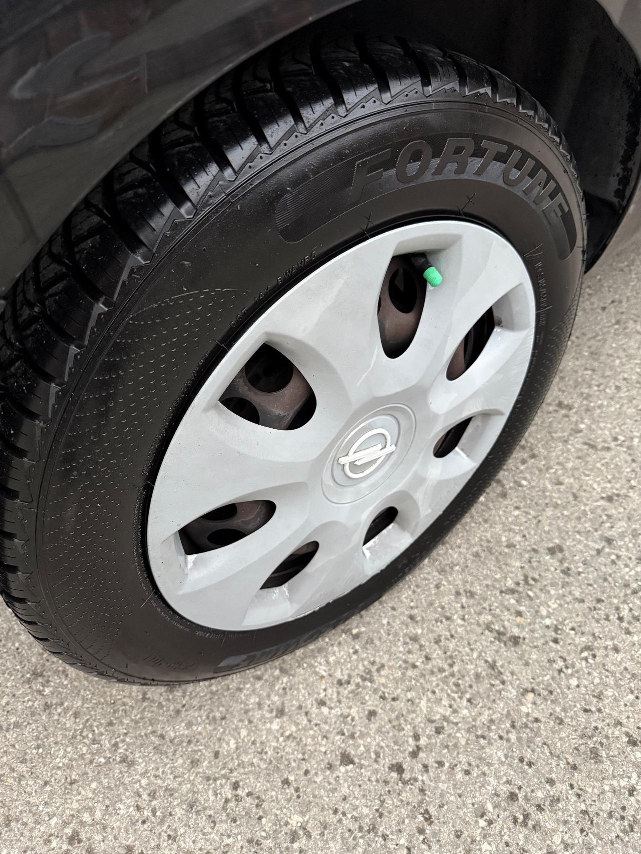 Opel Corsa 1.2 5 porte Cosmo