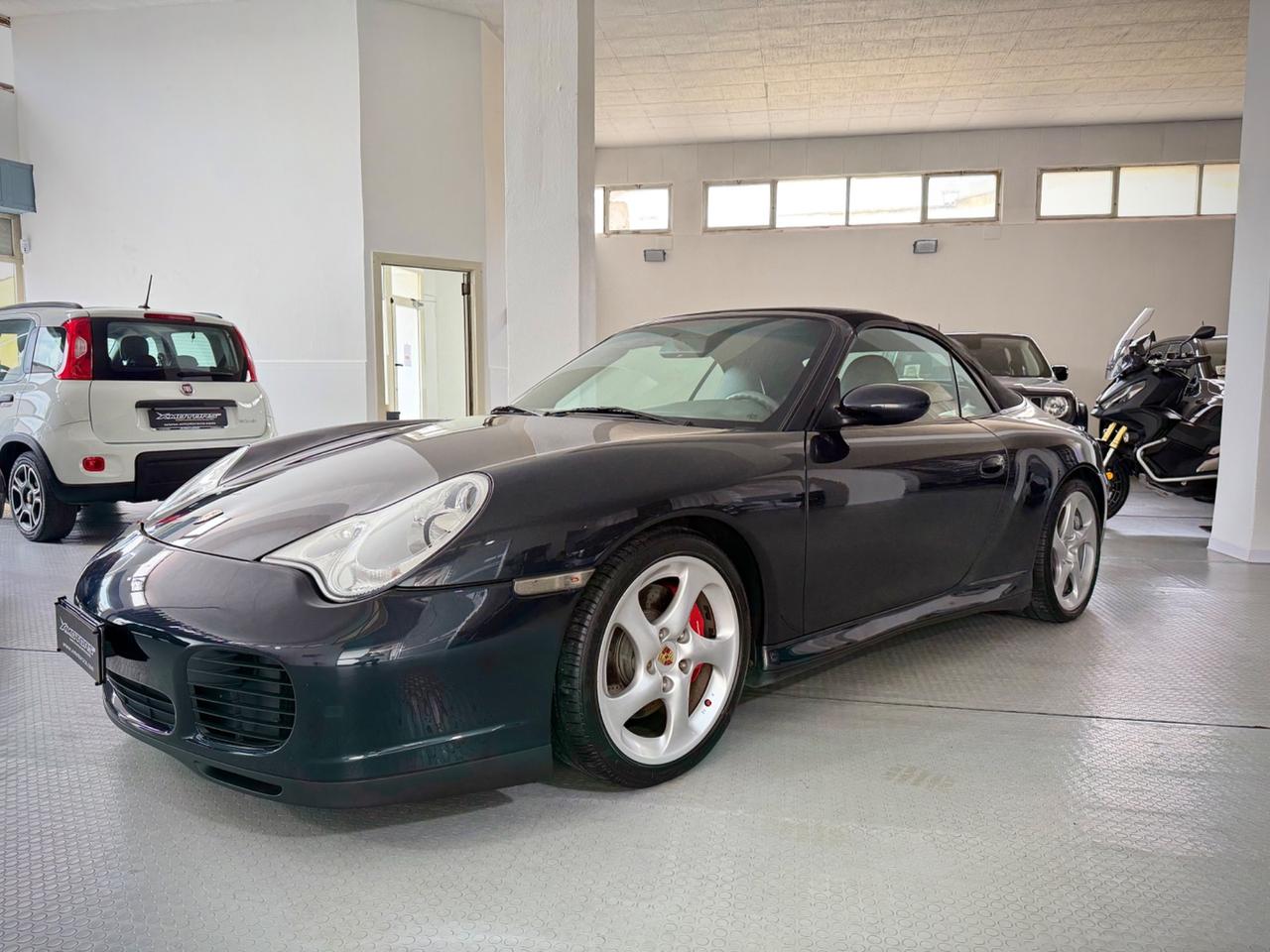 Porsche 911 Carrera 4S cat Cabriolet