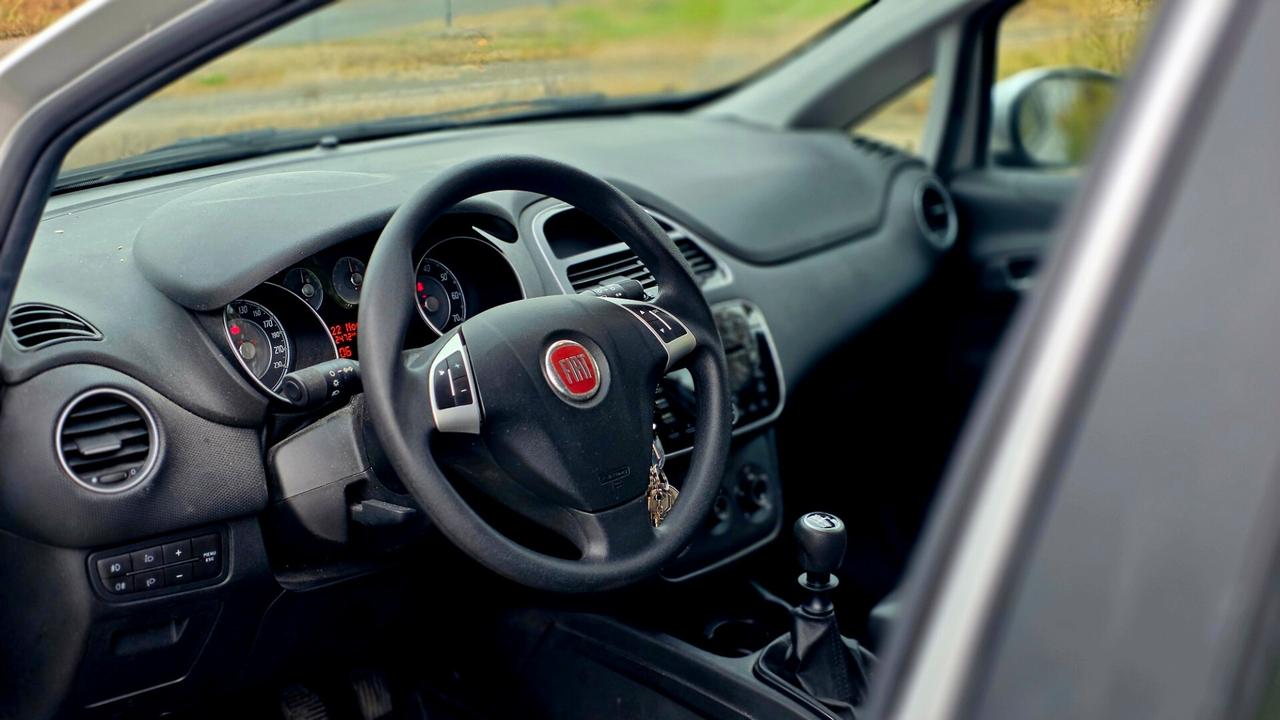 Fiat Punto Evo GPL NUOVA garanzia 2 anni NEOPATENTATI