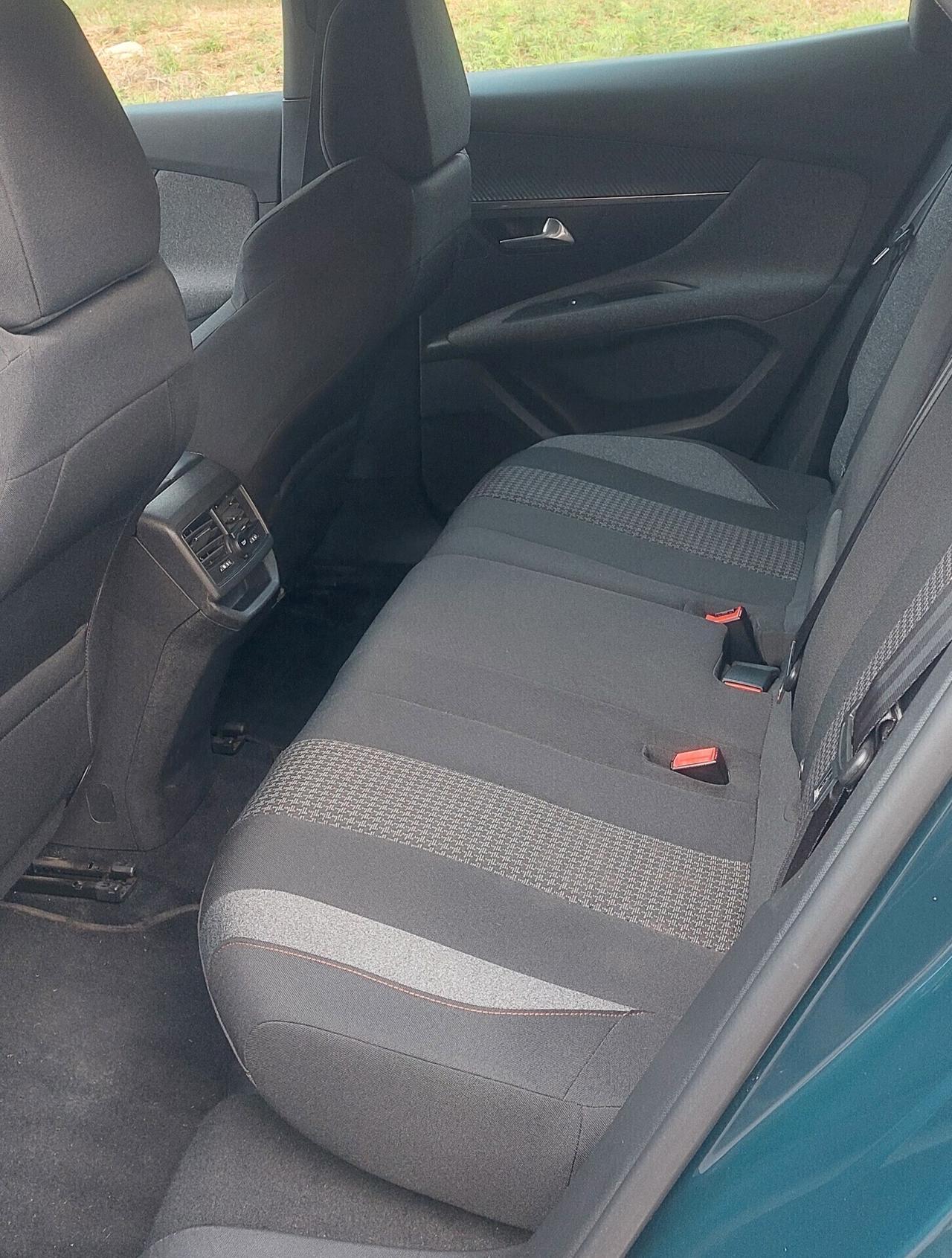 Peugeot 3008 BlueHDi 130 S&S Allure