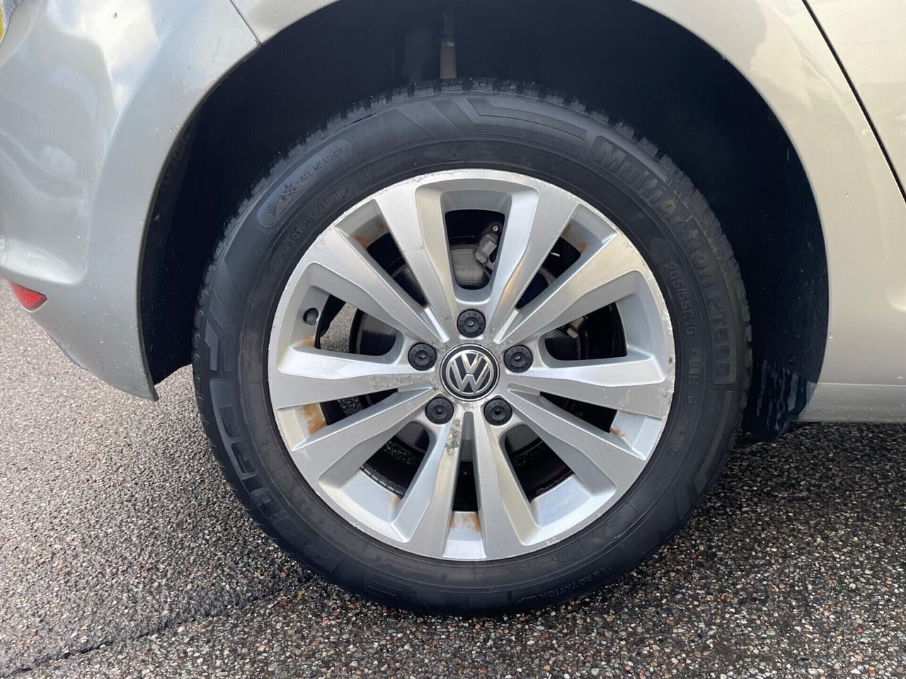 Volkswagen Golf 1.6 TDI 5p.*Navi*Neopatentati*Cerchi*