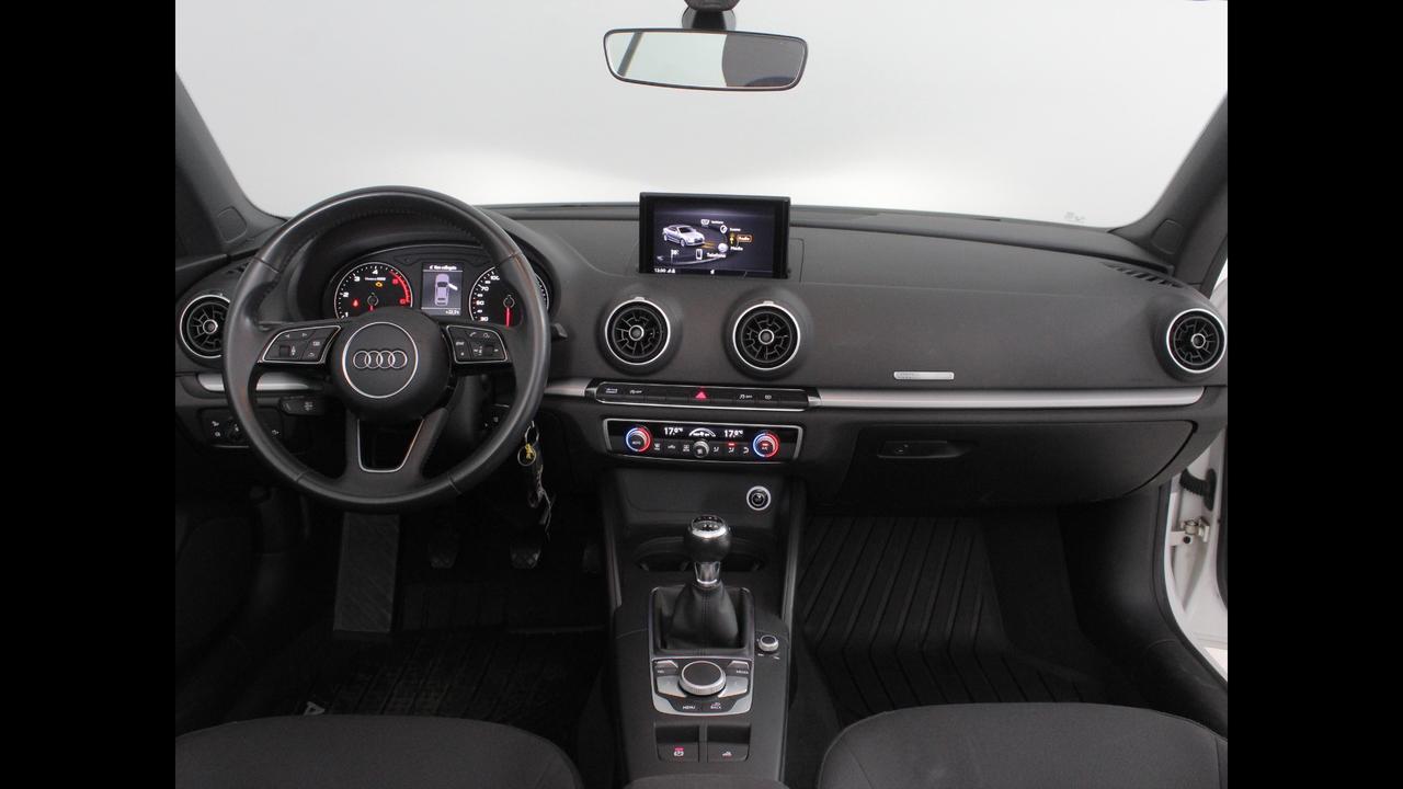 AUDI A3 III 2016 Cabriolet - A3 Cabrio 1.6 tdi Business 116cv