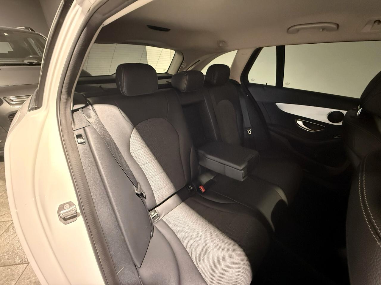 MERCEDES 220CDI PREMIUM FULL LED UNICO PROPRIETARIO