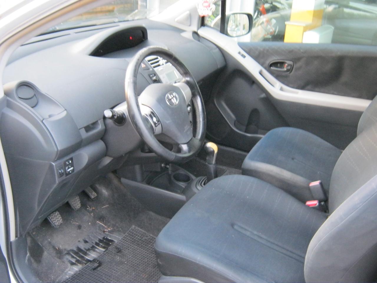 Toyota Yaris 1.0 3 porte Sol