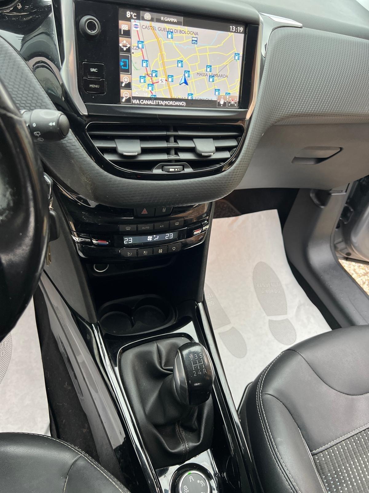 Peugeot 2008 BlueHDi 120 S&S Black Matt