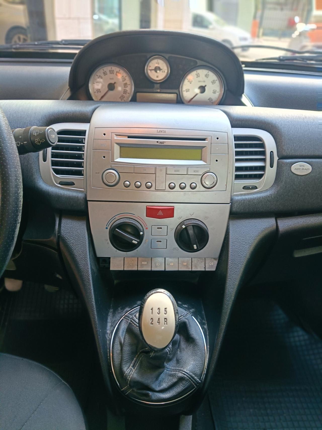 Lancia Ypsilon 1.2 69 CV Diva-NEOPATENTATI-Euro4490