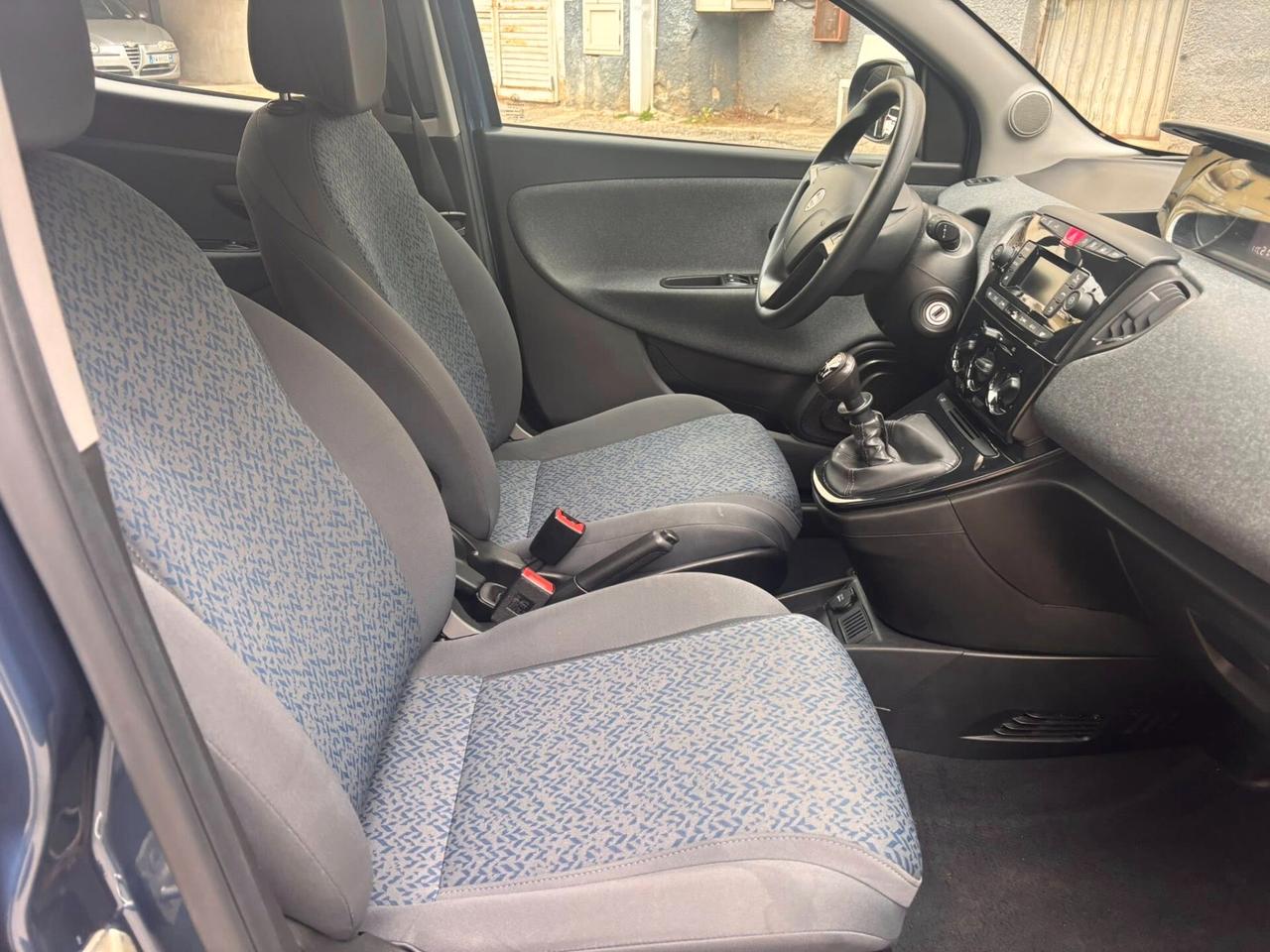 Lancia Ypsilon 1.0 FireFly 5 porte S&S Hybrid Silver Plus