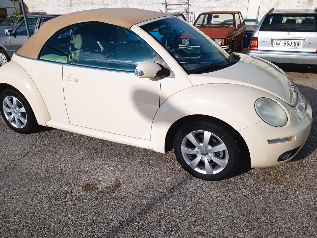 Volkswagen New Beetle 1.6 Cabrio ASI